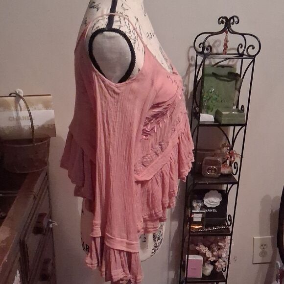 Free People VINTAGE Pink Embroidered Cold Shoulder Crop Top Size XS - Picture 10 of 14